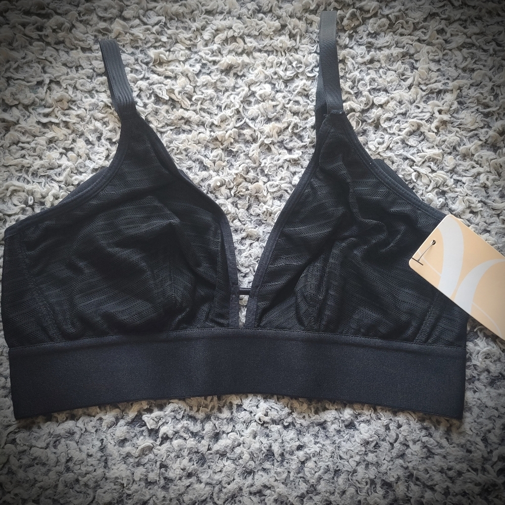 Black Women's Lively Busty Bralette Size 1